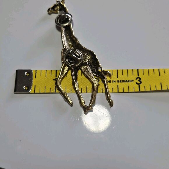 Vintage Gold Tone Large Giraffe Pin Brooch - Picture 5 of 9